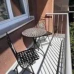 Spacious Apartment - Green & Peaceful